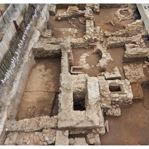 Σταθμός Δημοκρατίας, λεπτομέρεια ρωμαϊκών ταφών