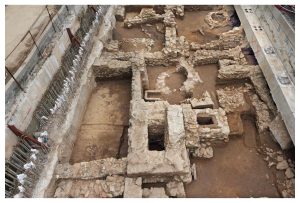 DIMOKRATIAS Station - Detail of Roman tombs